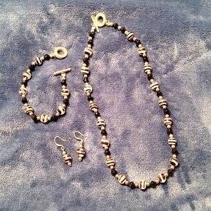 Black and silver set